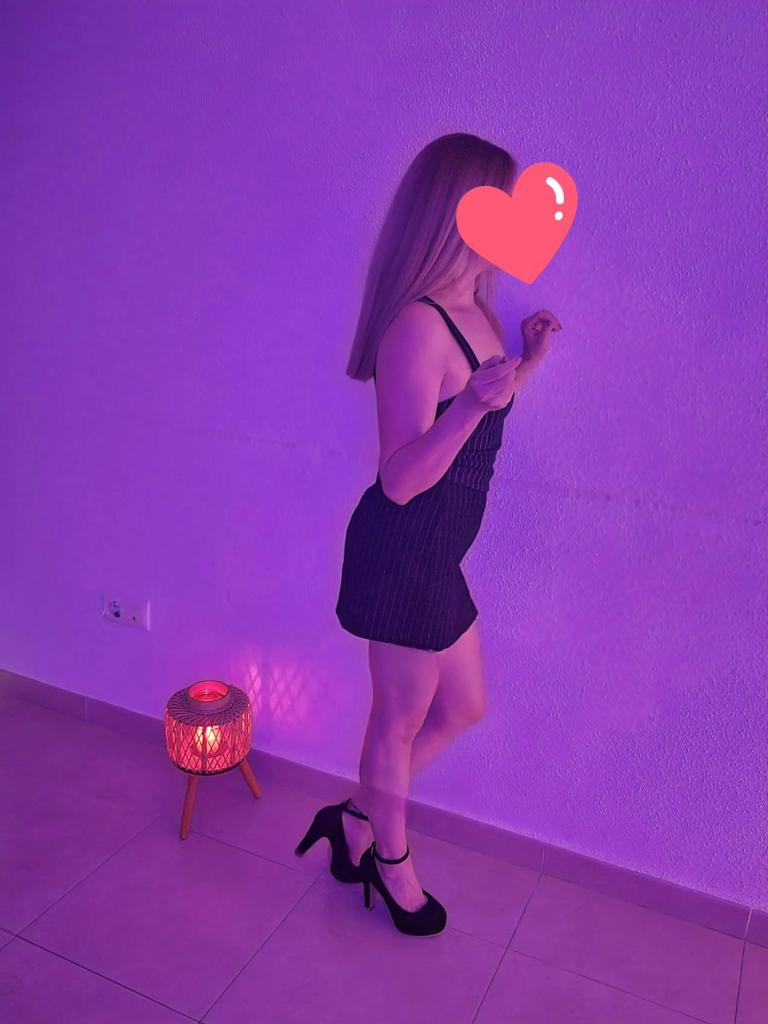 Chica busca chico en Almería: 