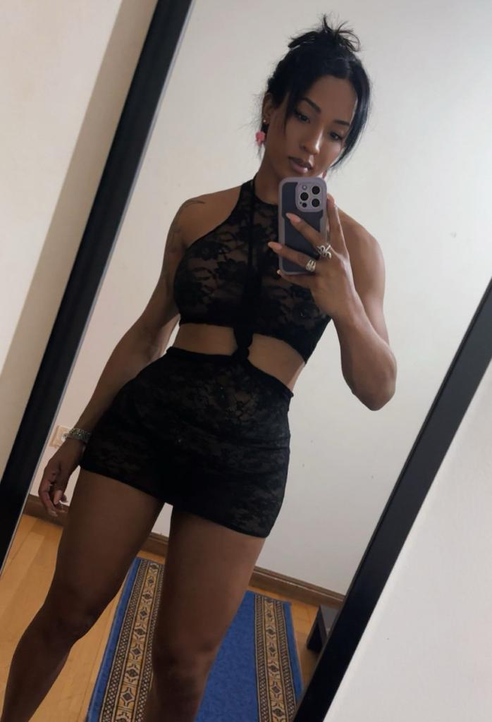 613855982: Transexual en La Coruña