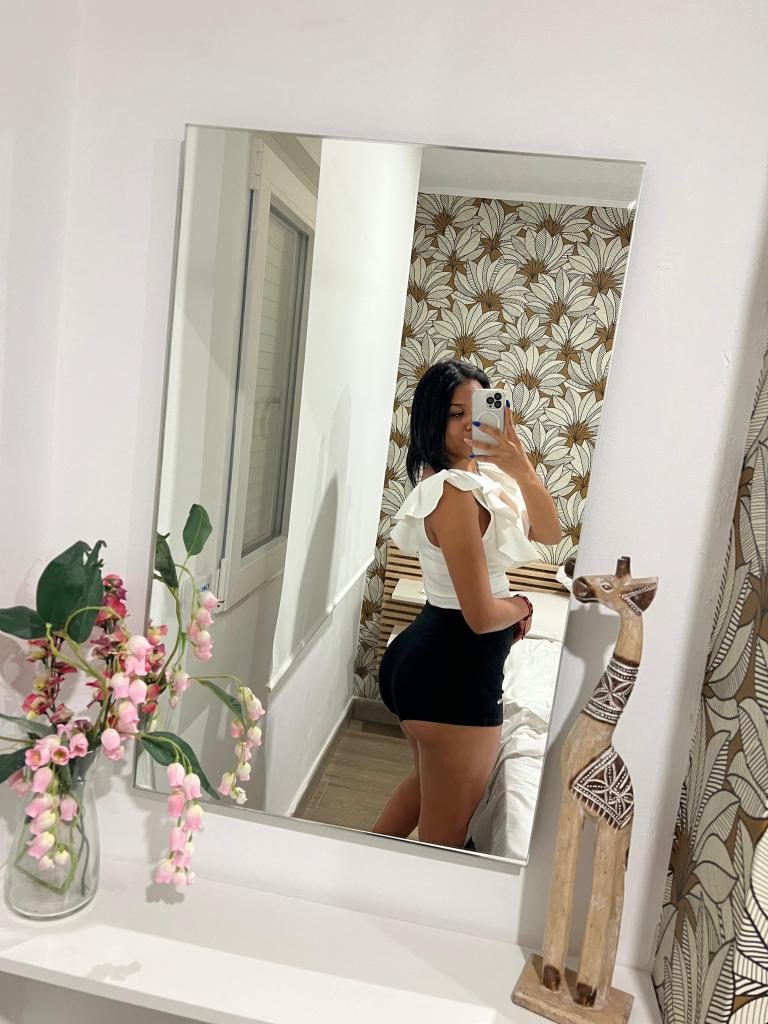 Chica busca chico en Almería: 