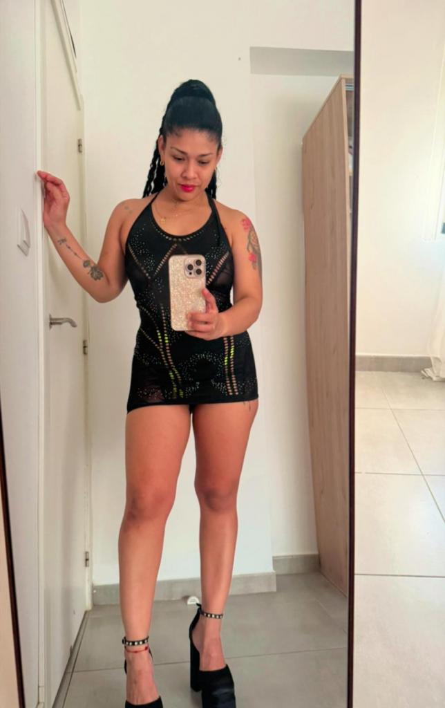 Chica busca chico en Alicante: Chica busca chico
