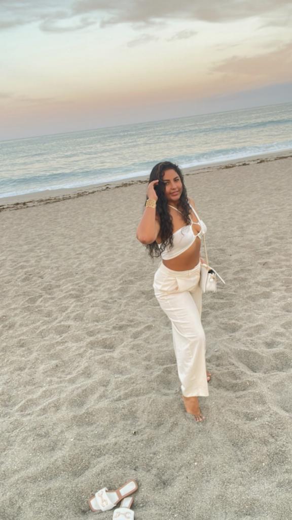 661404492: Chica busca chico en Málaga