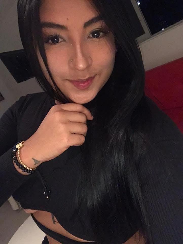 742093506: Chica busca chico en Pontevedra