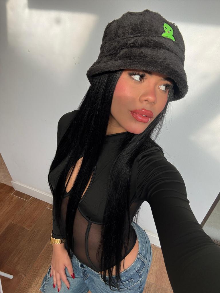 604374286: Chica busca chico en Madrid