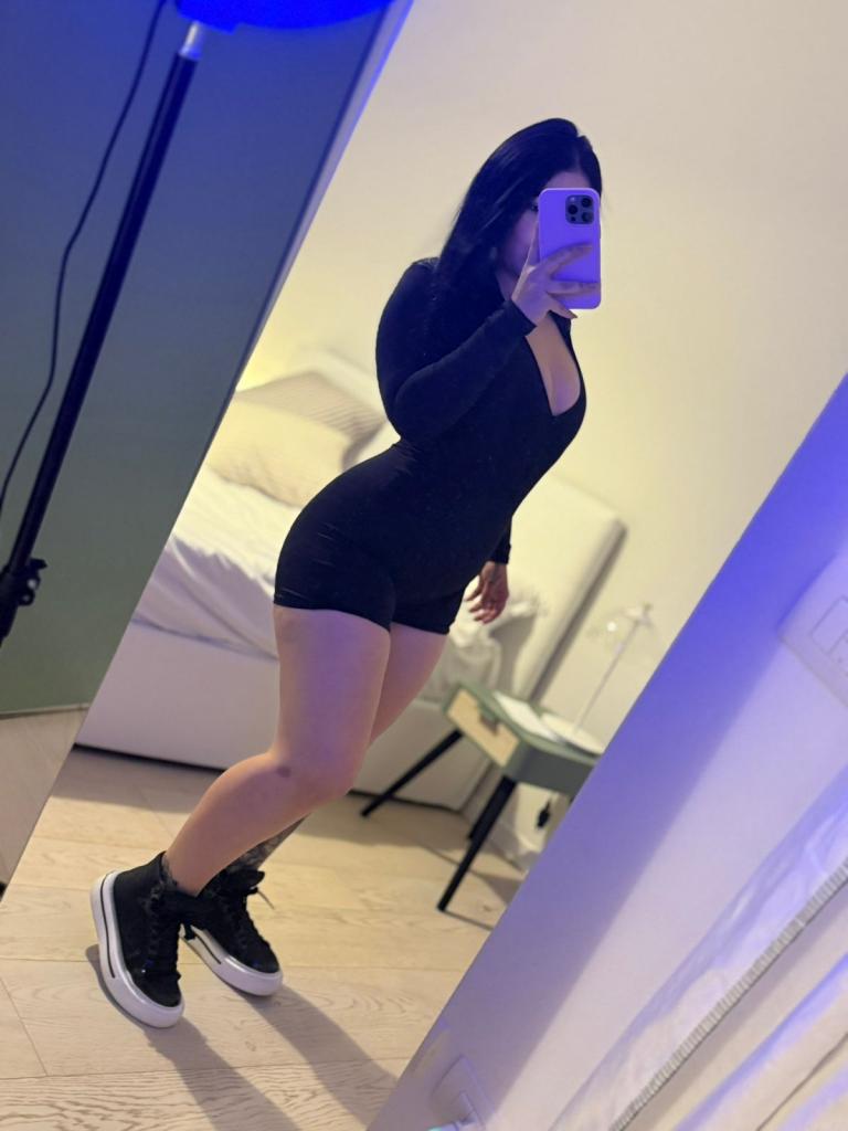 Chica busca chico en Cádiz: 