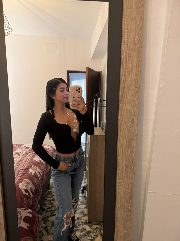 Chica busca chico en Alicante: Chica busca chico