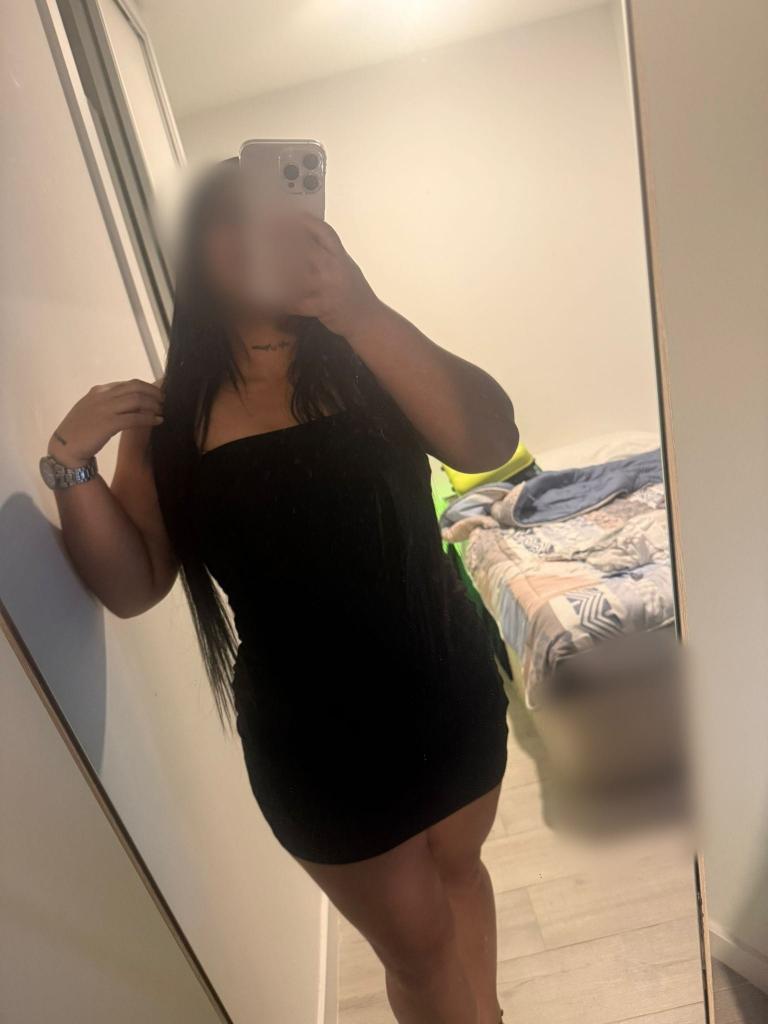 697389120: Chica busca chico en Madrid