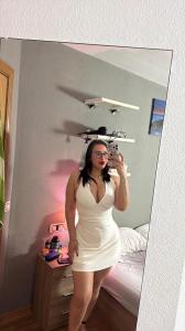 614322723: Chica busca chico en Ibiza