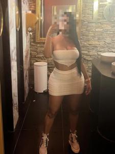 677240475: Chica busca chico en Orense