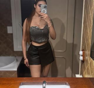 647044732: Chica busca chico en Madrid