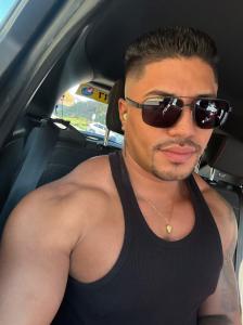 610422726: Chico busca chica en La Coruña