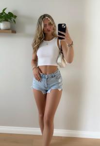 647052973: Chica busca chico en Madrid