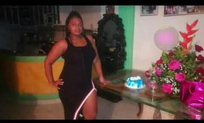 695980486: Chica busca chico en Sevilla