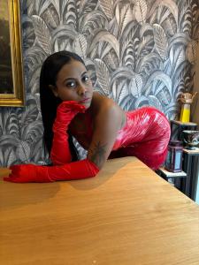 661246492: Chica busca chico en Mallorca