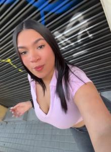 631086796: Chica busca chico en Barcelona