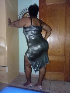 695980486: Chica busca chico en Sevilla