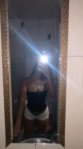 633691368: Chica busca chico en Sevilla