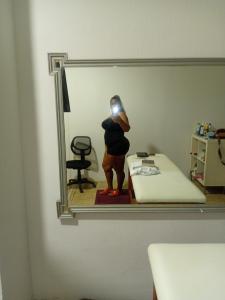 695980486: Chica busca chico en Sevilla