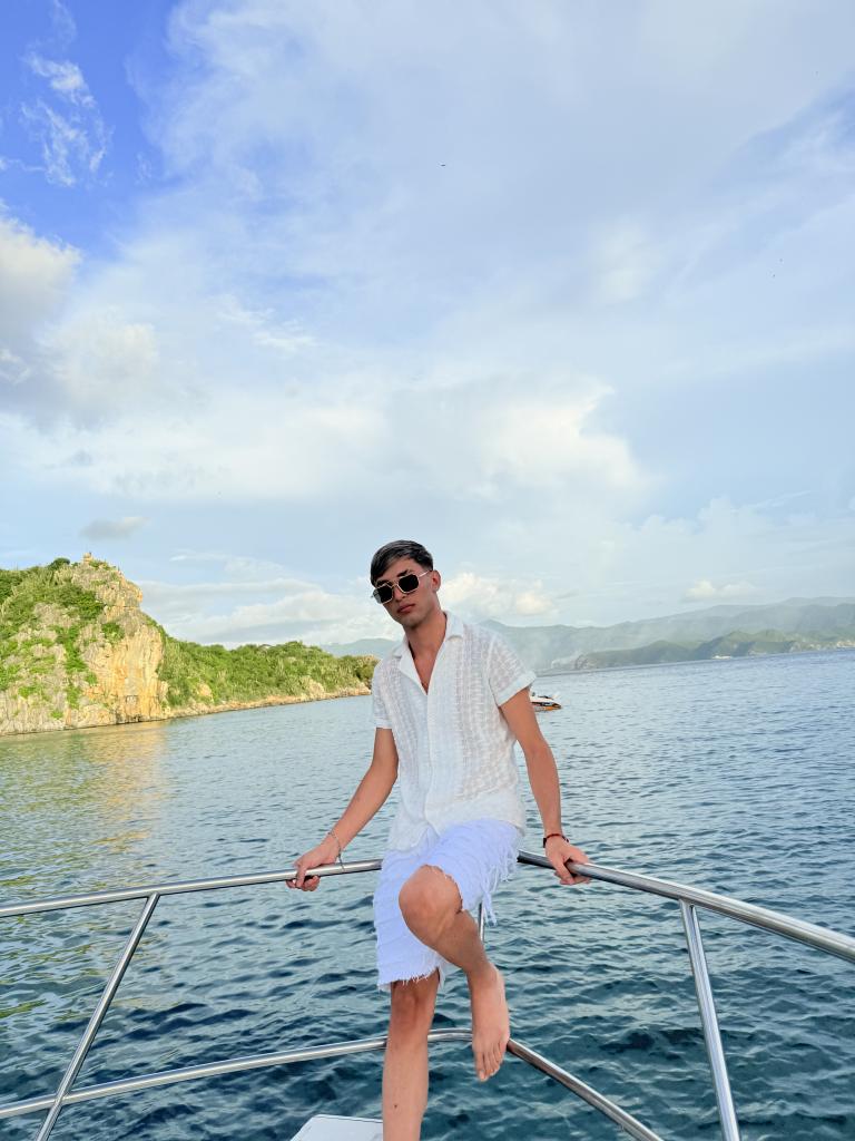 Chico busca chica en Ibiza: 