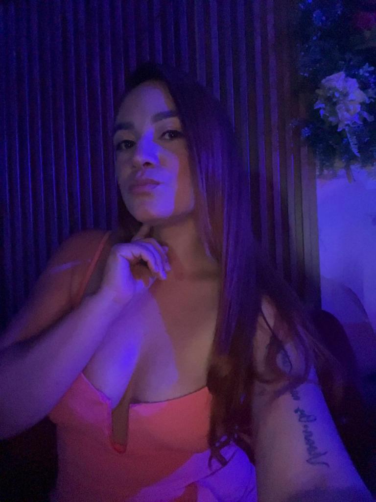 Chica busca chico en Valencia: Chica busca chico