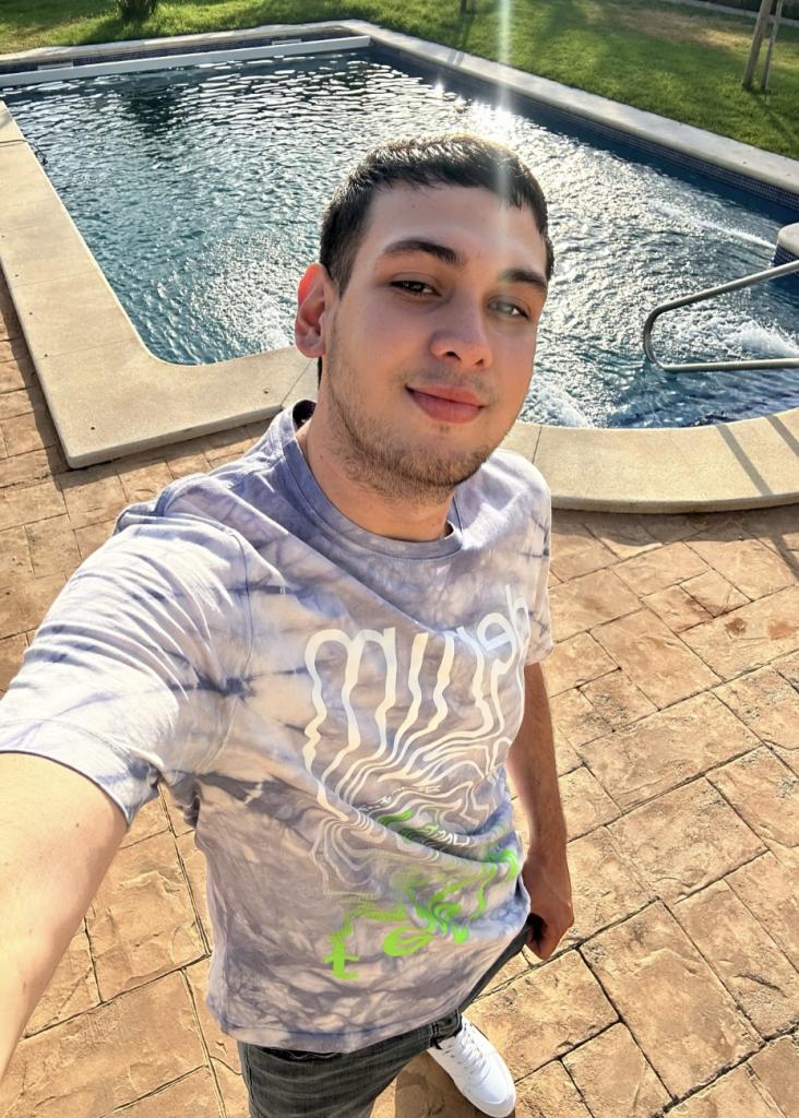 Chico busca chica en Sevilla: 