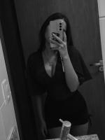 633691368: Chica busca chico en Sevilla