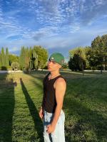 661178075: Chico busca chica en Barcelona