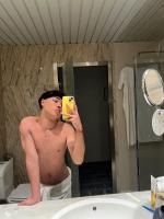 661178075: Chico busca chica en Barcelona