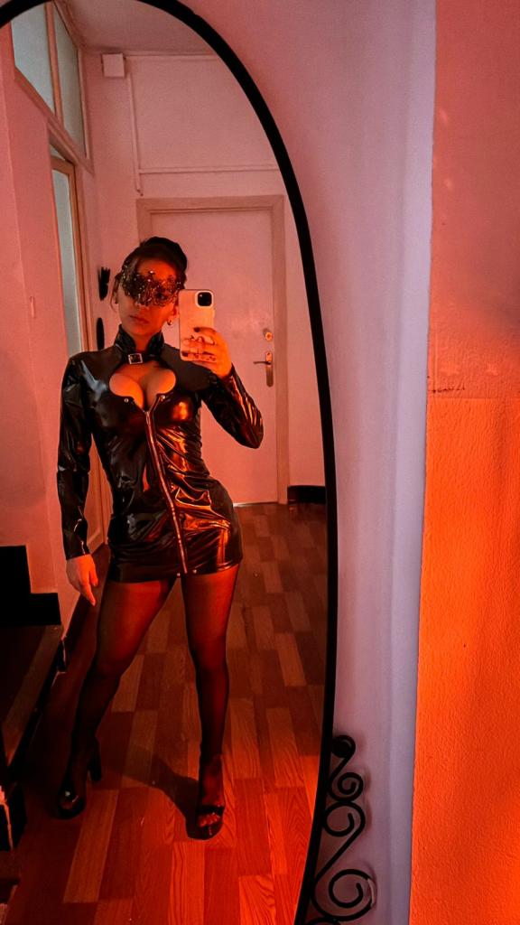 Chica busca chico en Sevilla: 
