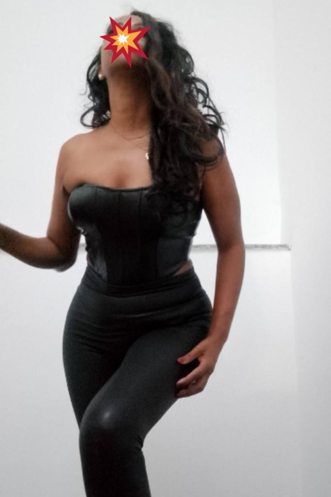 604195643: Chica busca chico en Lugo