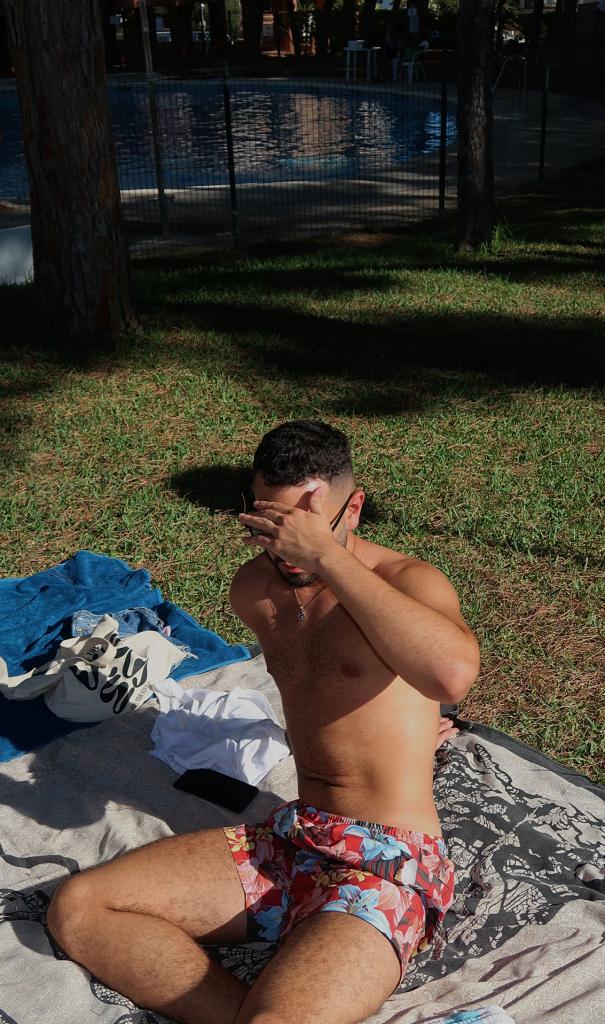 Chico busca chica en Málaga: 