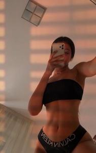 604398157: Chica busca chico en Barcelona