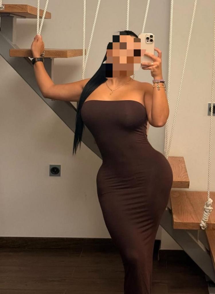 674000144: Chica busca chico en Sevilla