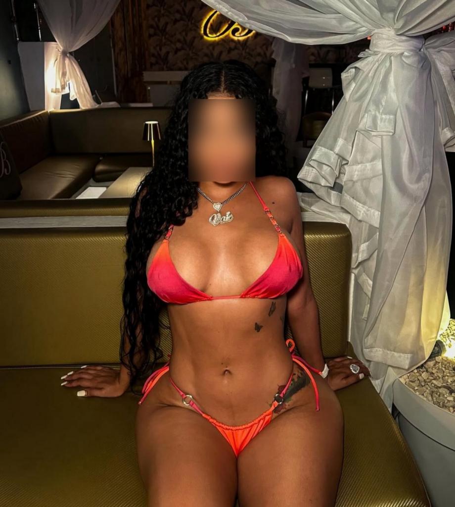 Chica busca chico en Barcelona: 