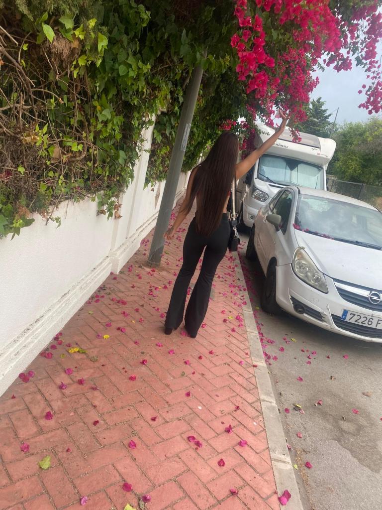 604358380: Chica busca chico en Almería