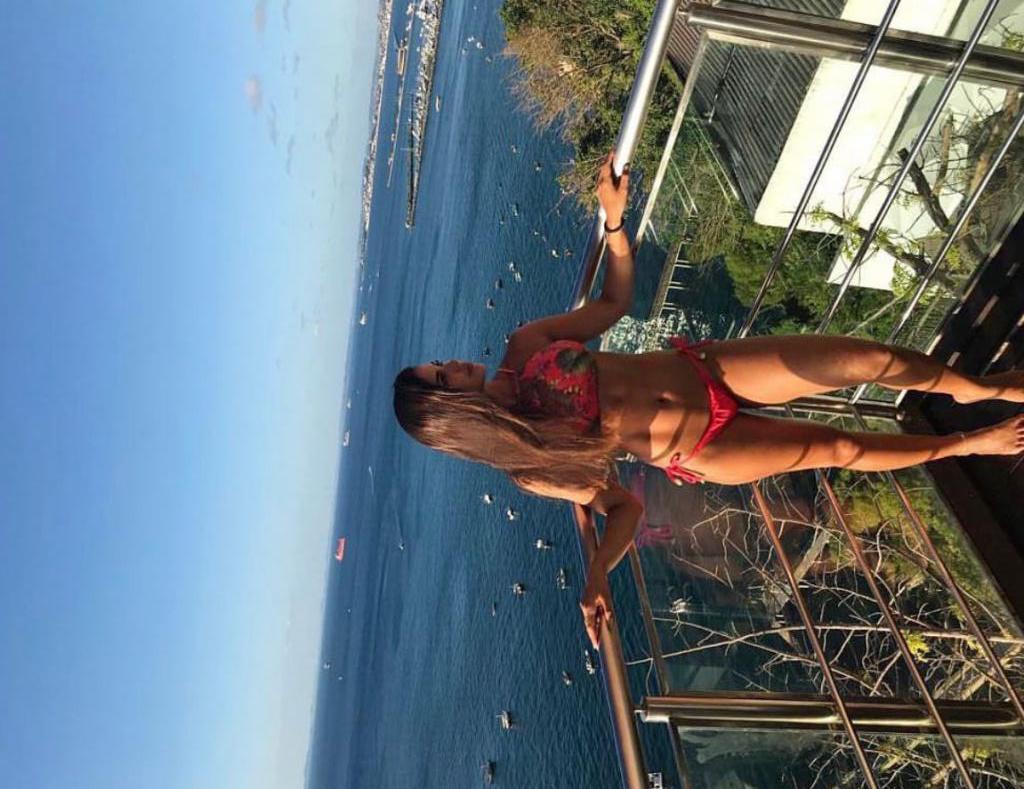 Chica busca chico en Ibiza: 