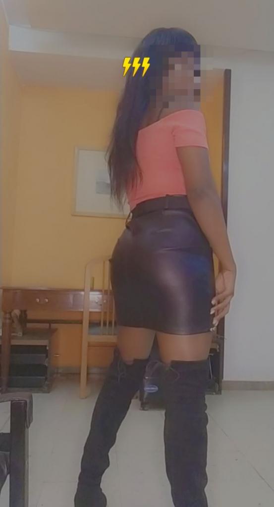 Chica busca chico en Cádiz: 