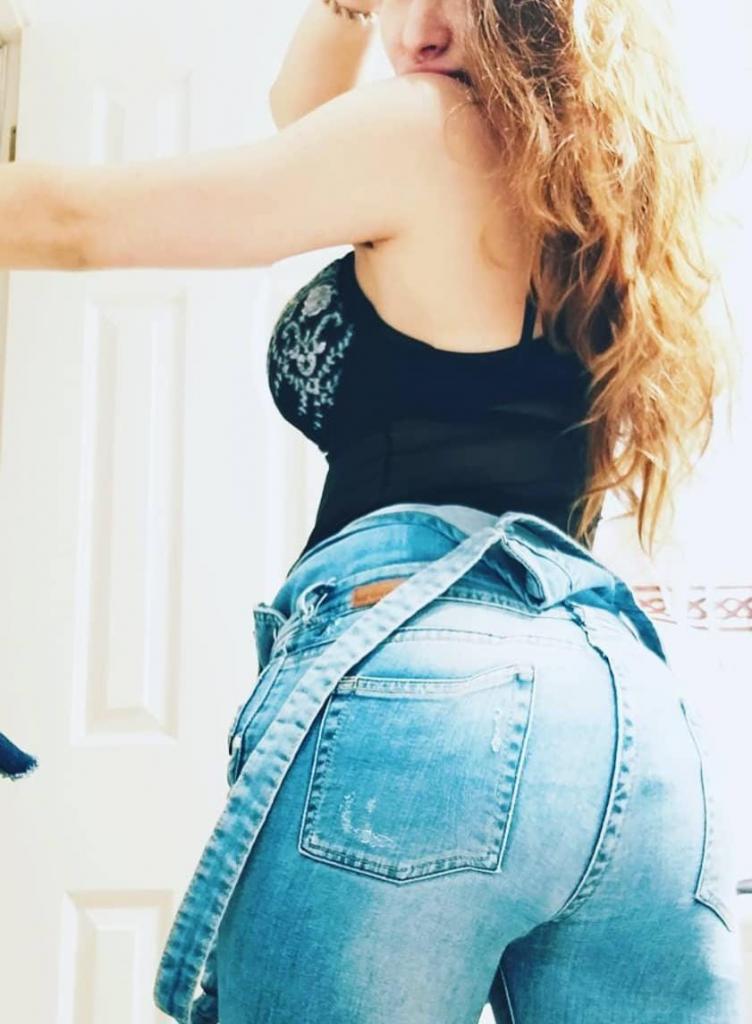 682740825: Chica busca chico en Sevilla