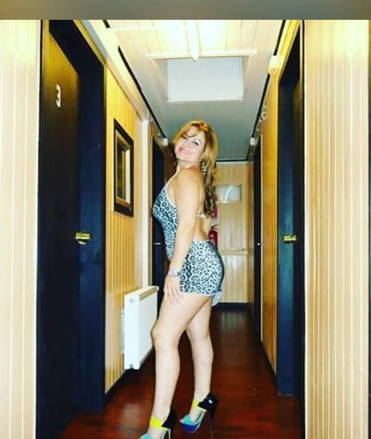 Chica busca chico en Almería: 