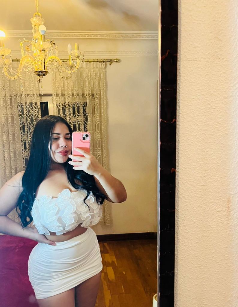 695805076: Chica busca chico en León