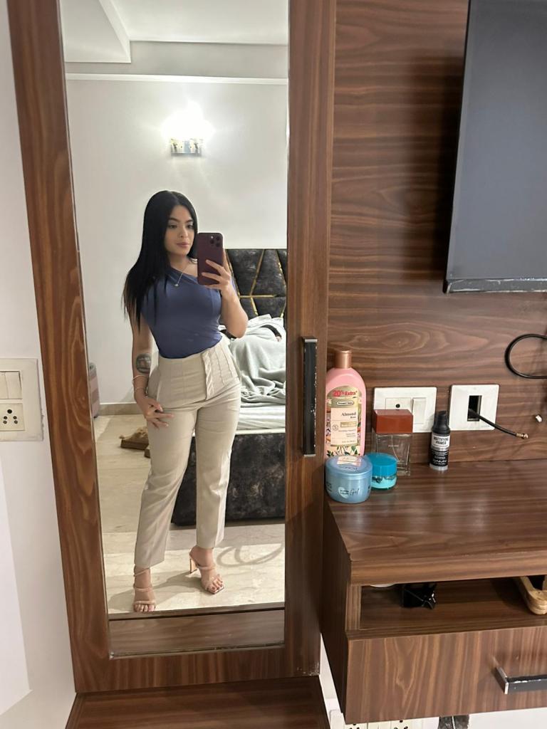 691277102: Chica busca chico en Barcelona