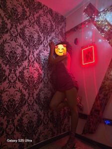 631757288: Chica busca chico en Barcelona