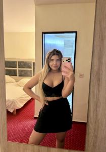 603410234: Chica busca chico en Barcelona