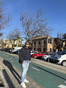 672131841: Chico busca chica en Sevilla