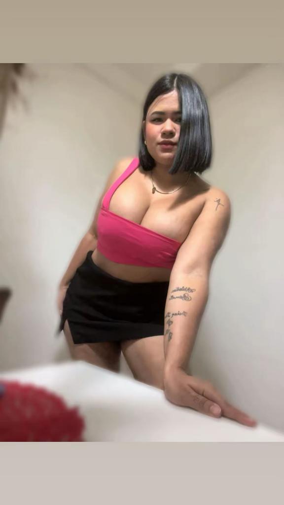 667478355: Chica busca chico en Madrid