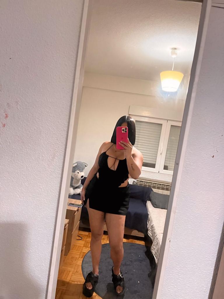 667478355: Chica busca chico en Madrid