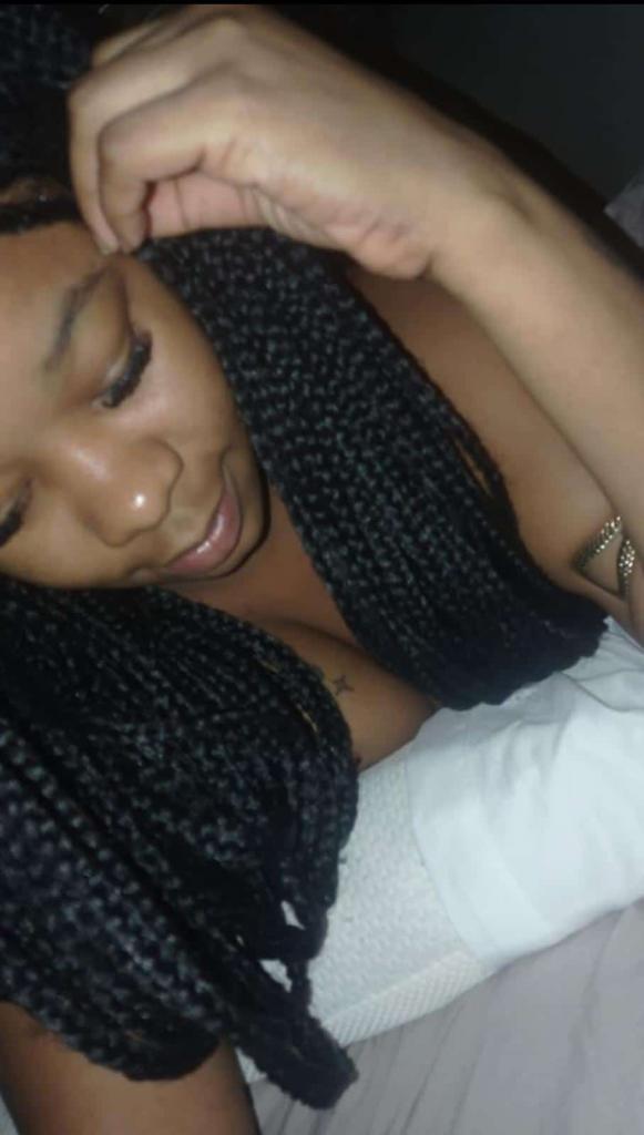 614674235: Chica busca chico en Murcia