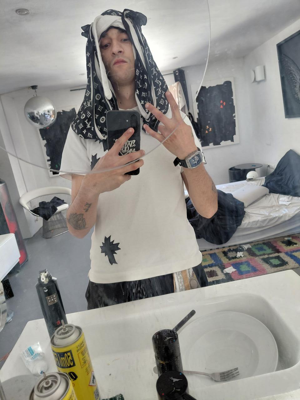 Chico busca chica en Ibiza: 