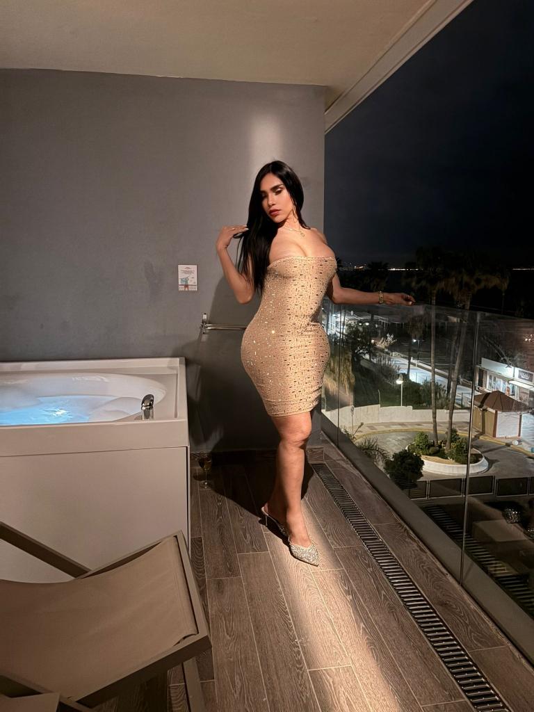 613608769: Transexual en Granada