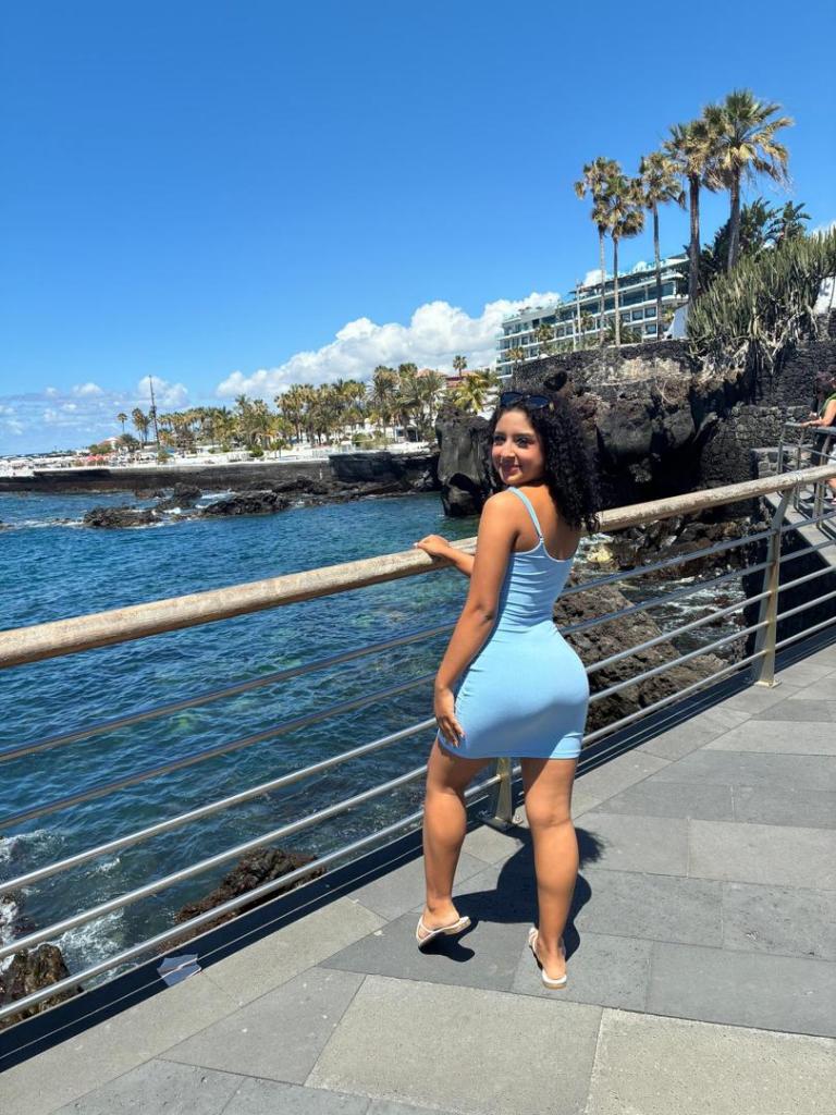 Chica busca chico en Tenerife: 