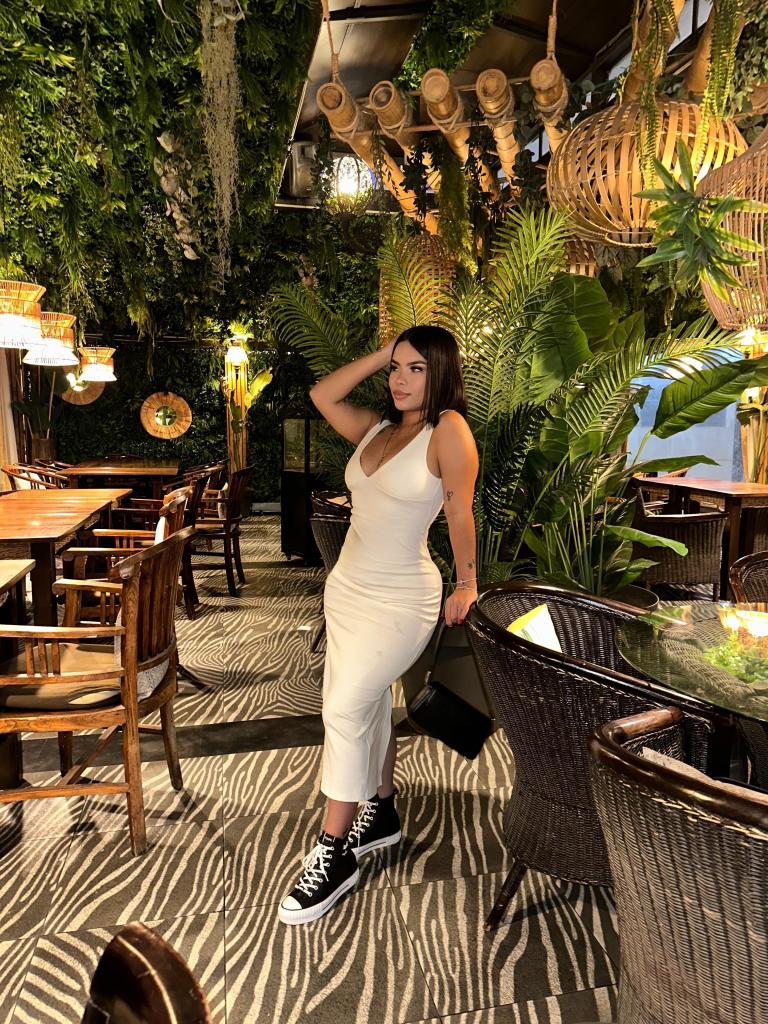 607260478: Chica busca chico en Barcelona